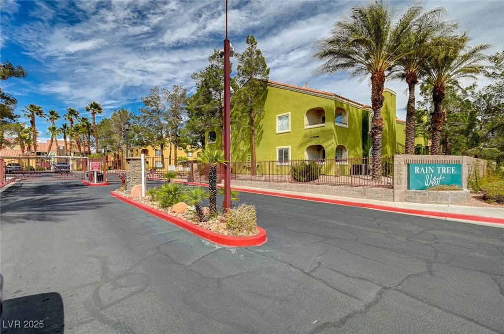 7950 Flamingo, Las Vegas, NV 89147