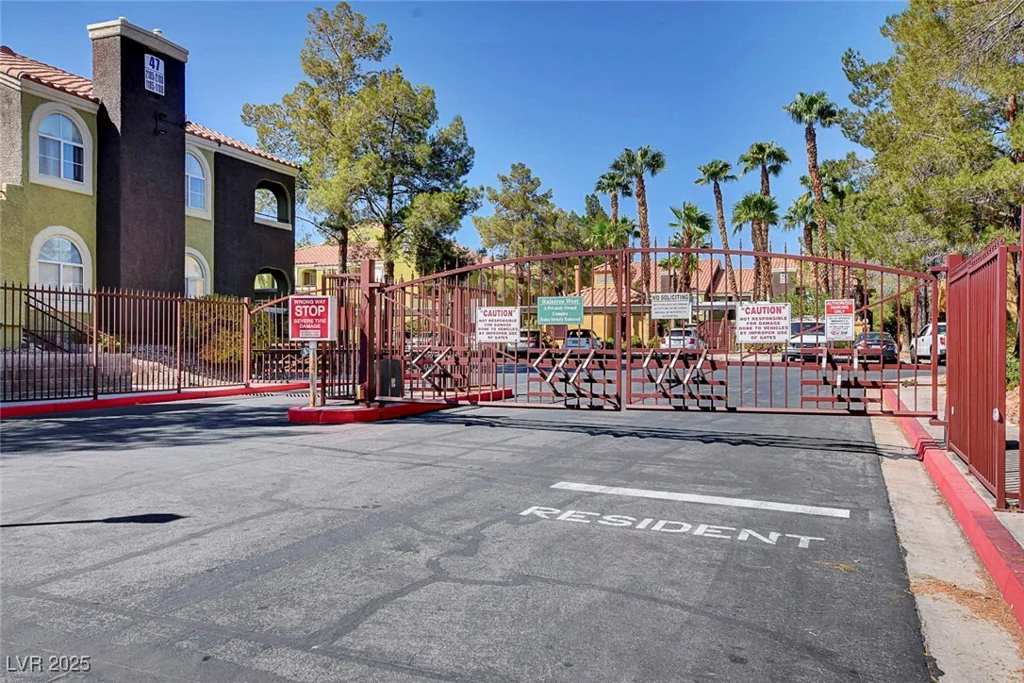 7950 Flamingo, Las Vegas, NV 89147