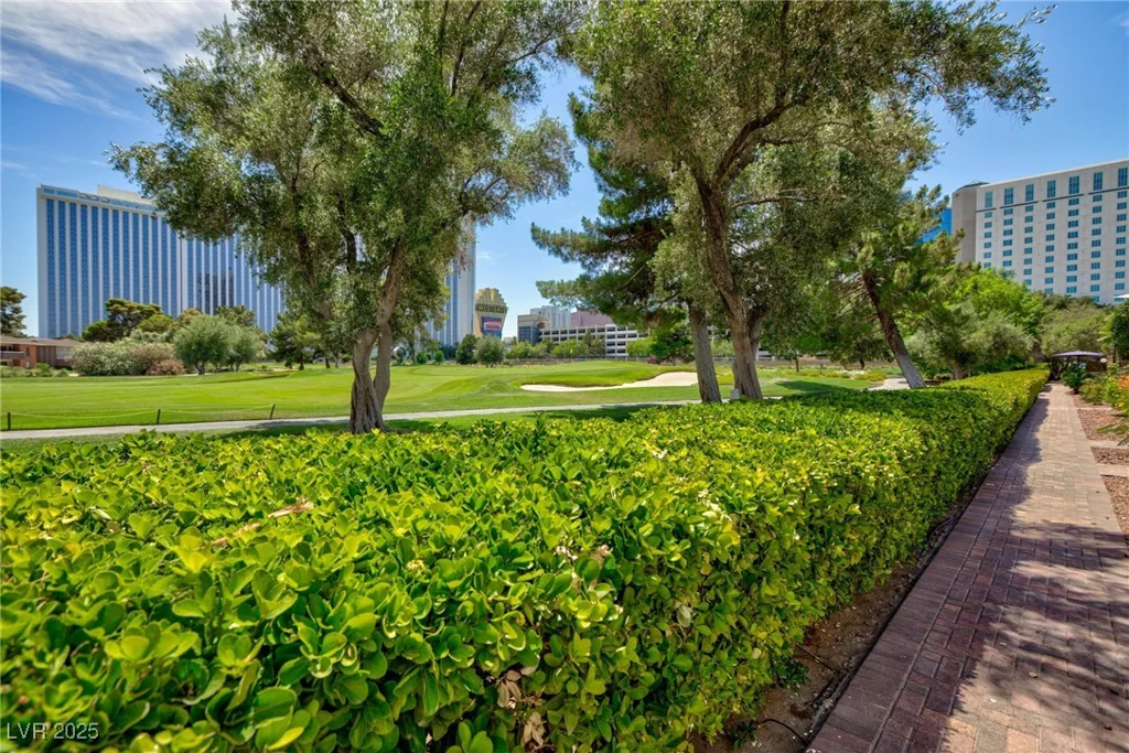 572 Tam O Shanter, Las Vegas, NV 89109