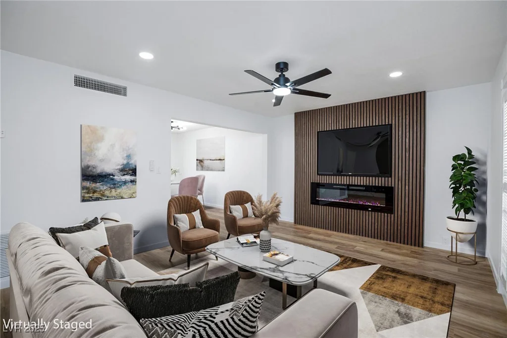 572 Tam O Shanter, Las Vegas, NV 89109
