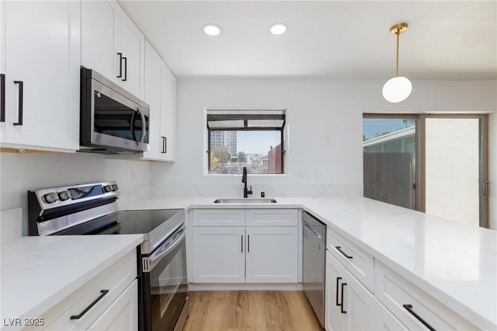 572 Tam O Shanter, Las Vegas, NV 89109