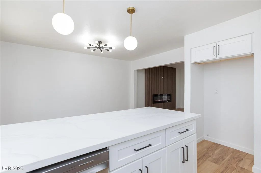 572 Tam O Shanter, Las Vegas, NV 89109