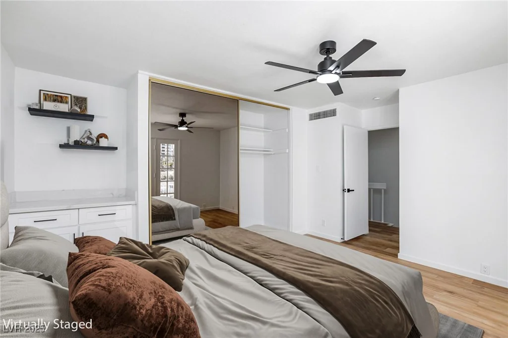 572 Tam O Shanter, Las Vegas, NV 89109