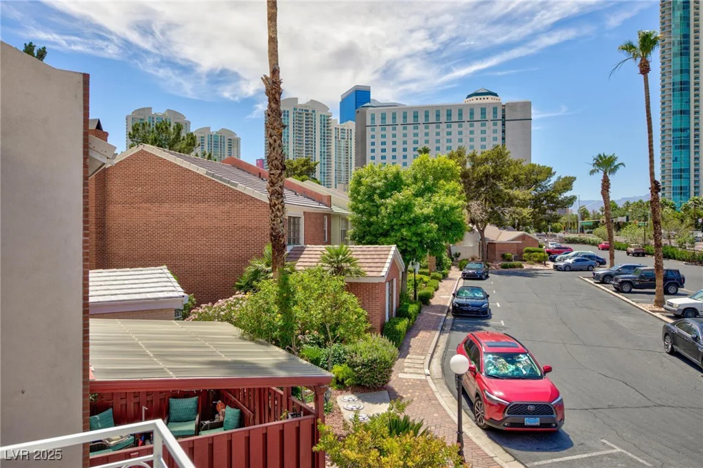 572 Tam O Shanter, Las Vegas, NV 89109