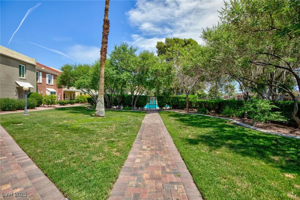 572 Tam O Shanter, Las Vegas, NV 89109