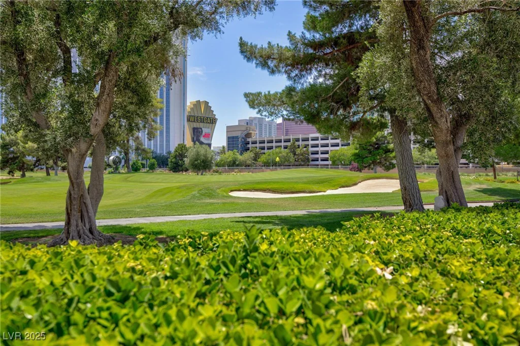 572 Tam O Shanter, Las Vegas, NV 89109