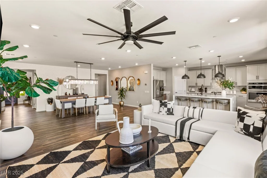 390 Coastal Redwood, Las Vegas, NV 89138