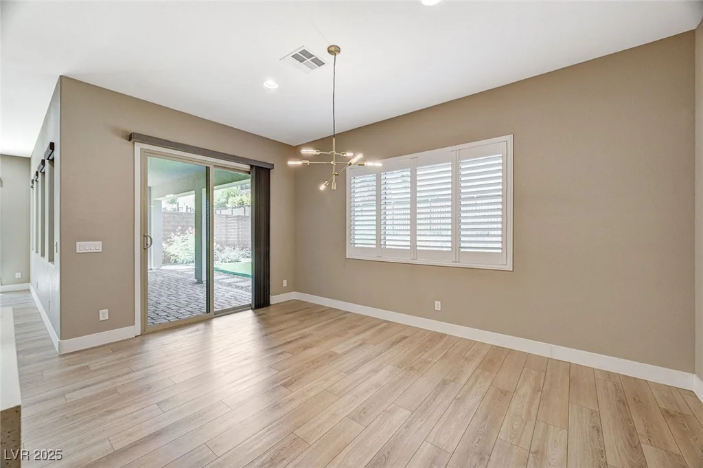 6433 Farness, Las Vegas, NV 89135