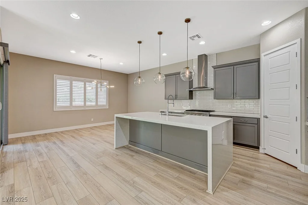 6433 Farness, Las Vegas, NV 89135