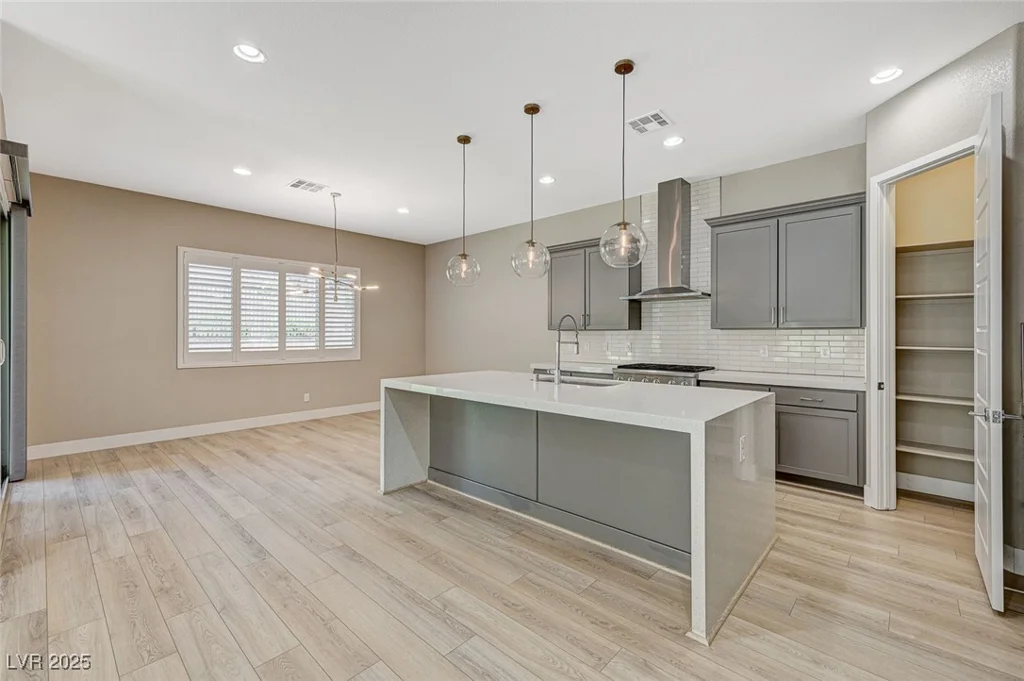 6433 Farness, Las Vegas, NV 89135