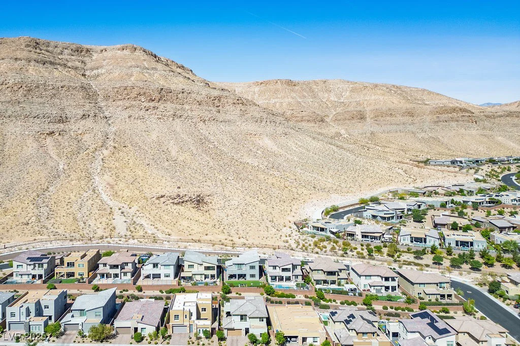6433 Farness, Las Vegas, NV 89135