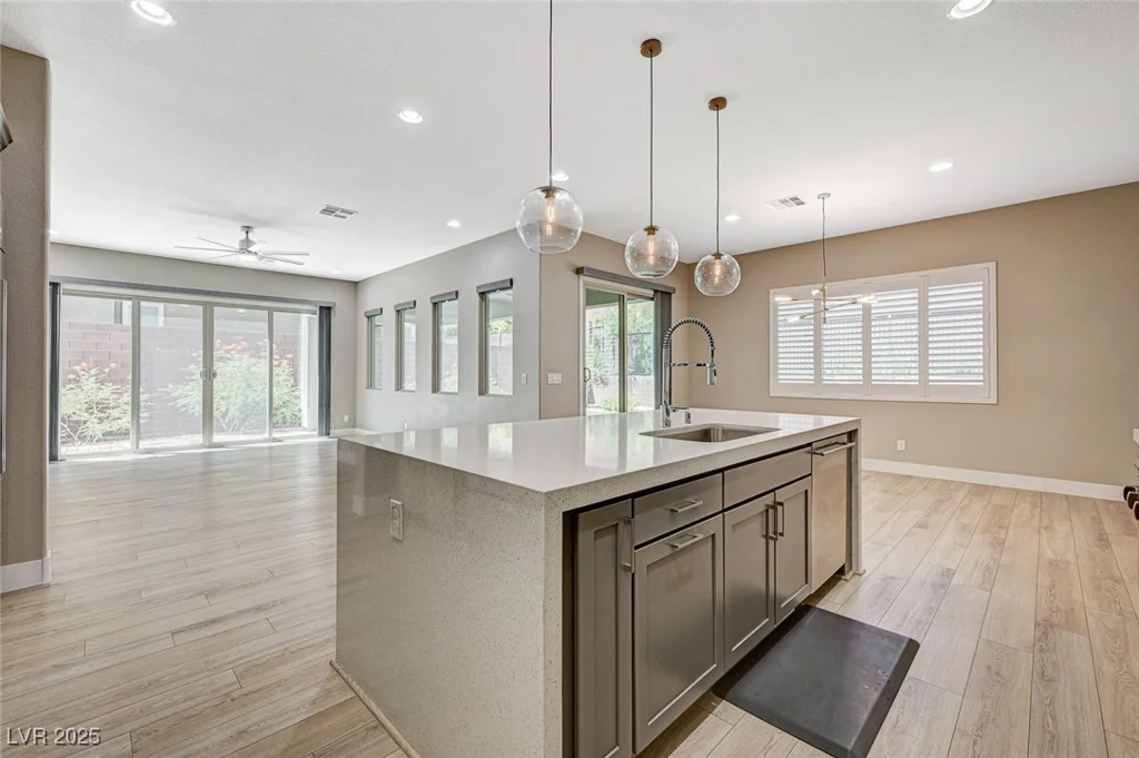 6433 Farness, Las Vegas, NV 89135