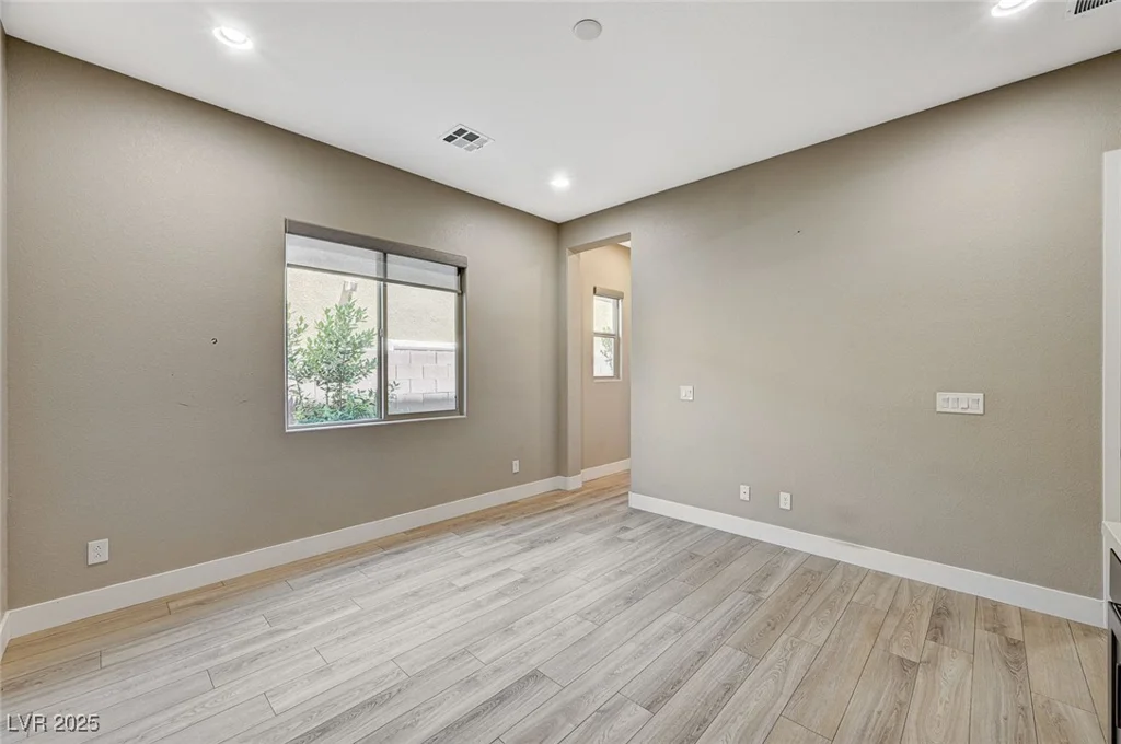 6433 Farness, Las Vegas, NV 89135