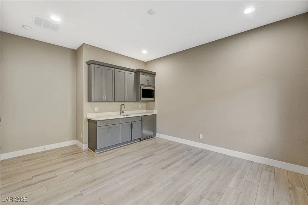 6433 Farness, Las Vegas, NV 89135
