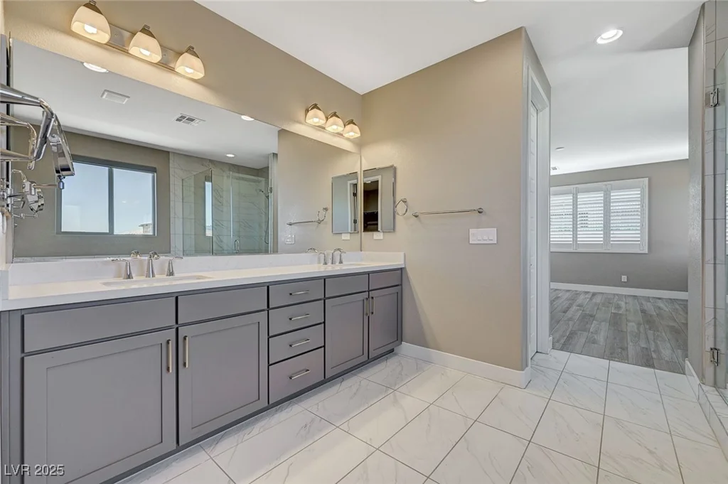 6433 Farness, Las Vegas, NV 89135