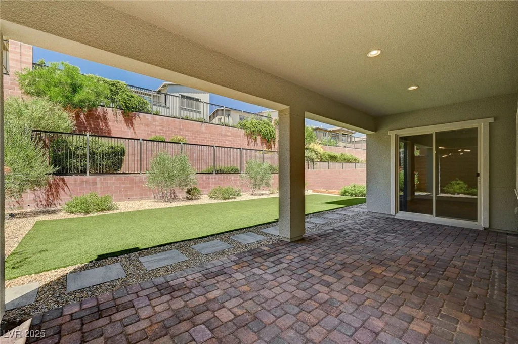 6433 Farness, Las Vegas, NV 89135