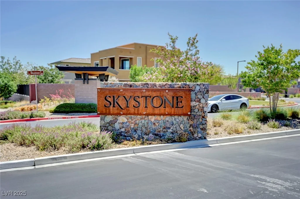 6433 Farness, Las Vegas, NV 89135