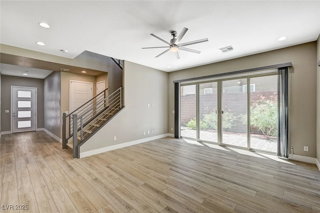 6433 Farness, Las Vegas, NV 89135