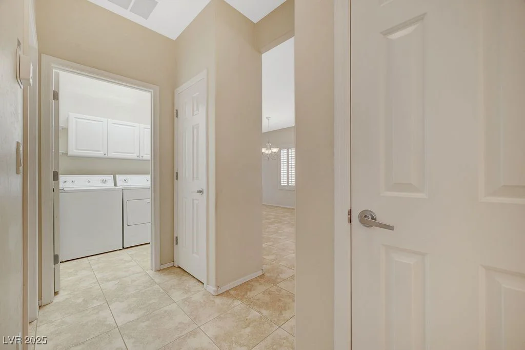 7916 Lyrebird, North Las Vegas, NV 89084