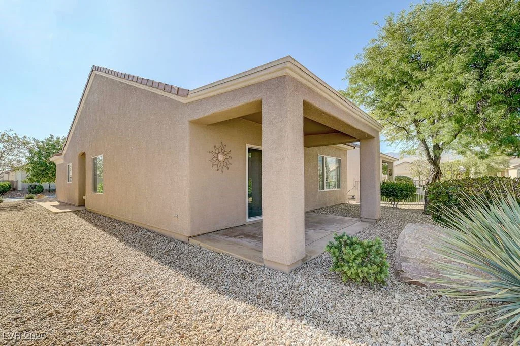 7916 Lyrebird, North Las Vegas, NV 89084