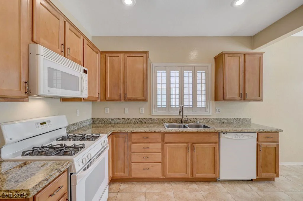 7916 Lyrebird, North Las Vegas, NV 89084