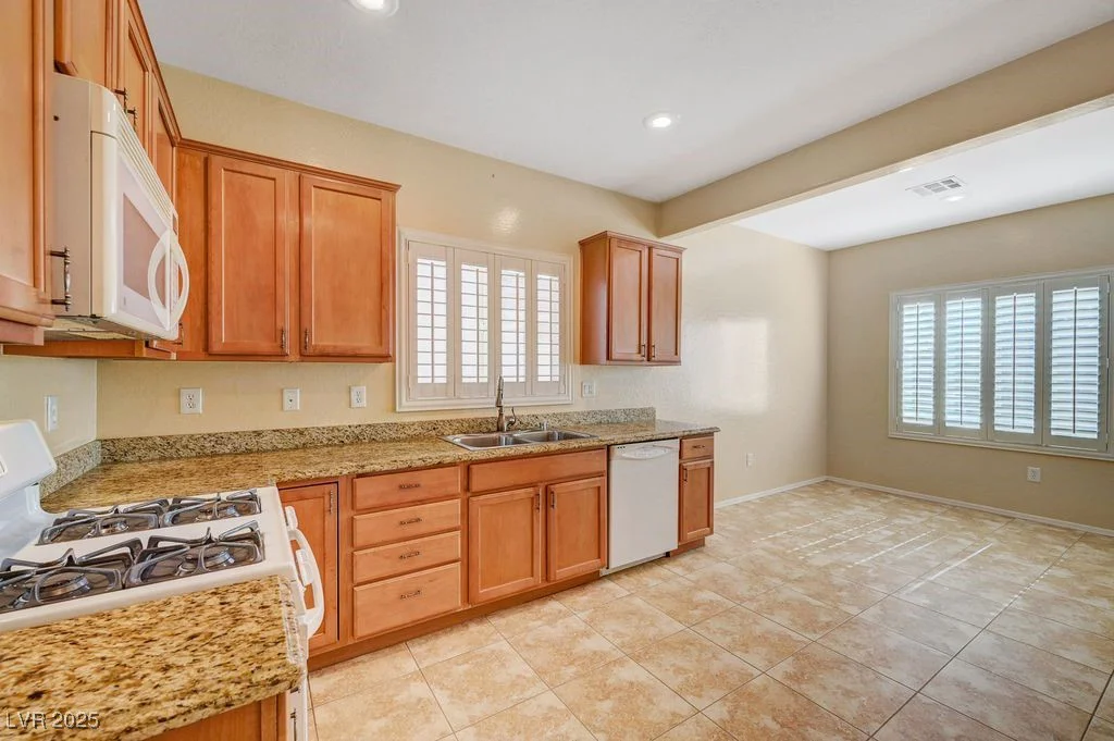 7916 Lyrebird, North Las Vegas, NV 89084