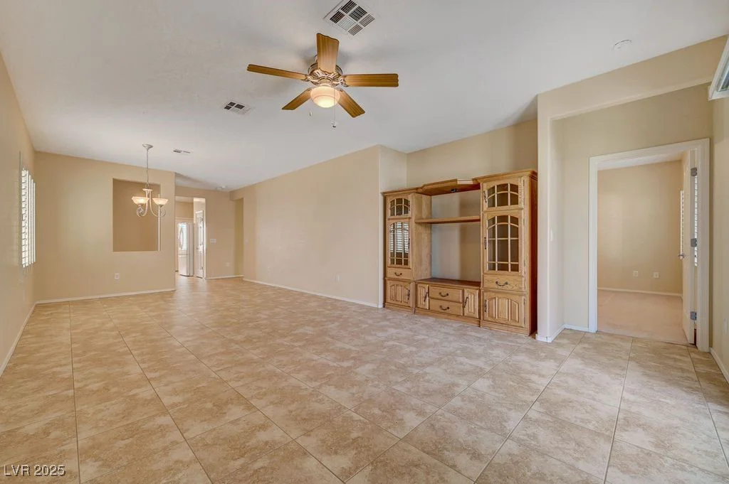 7916 Lyrebird, North Las Vegas, NV 89084