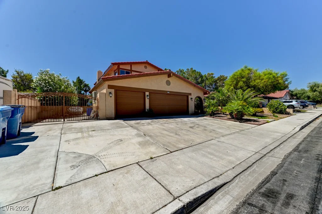 8729 Pesaro, Las Vegas, NV 89117