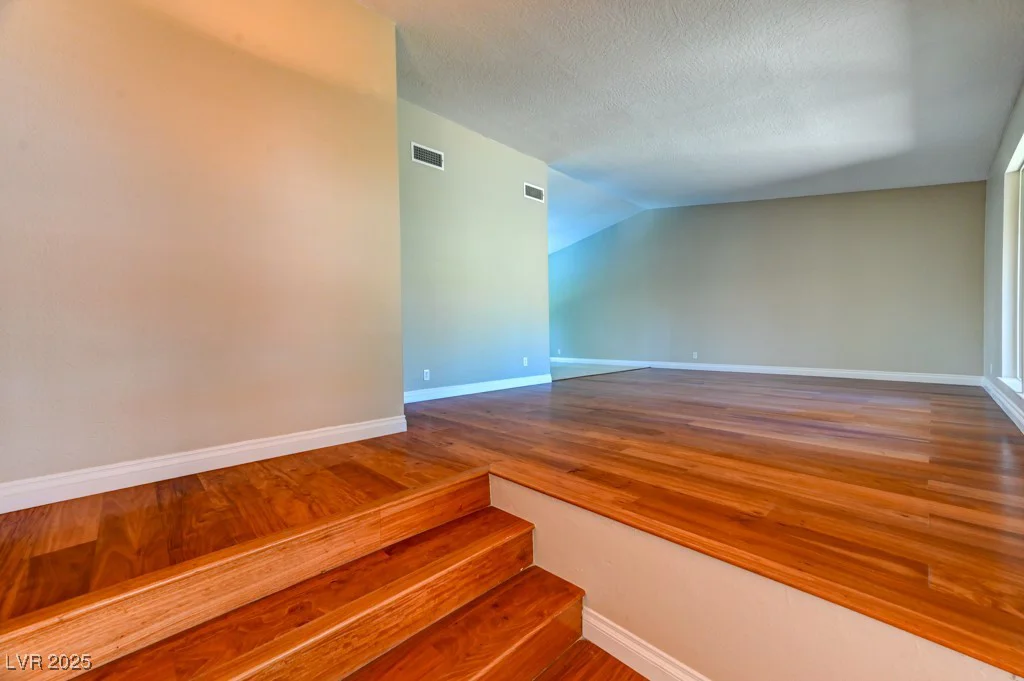 8729 Pesaro, Las Vegas, NV 89117
