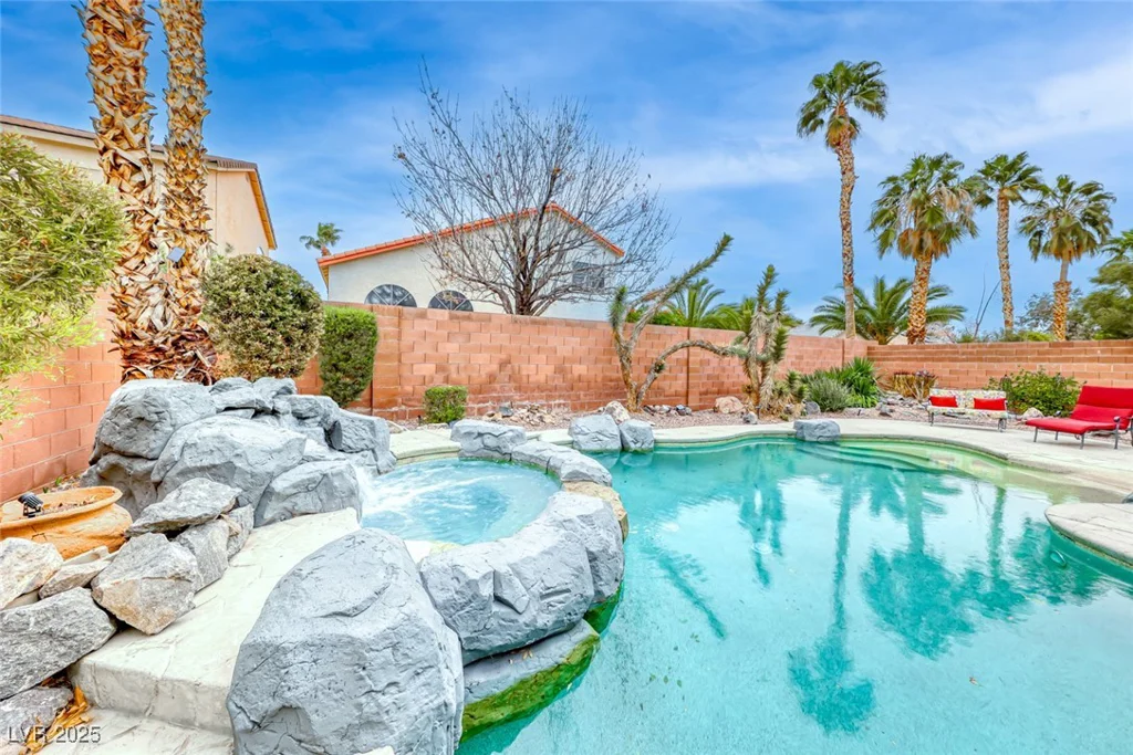 511 Beaconwood, Henderson, NV 89052