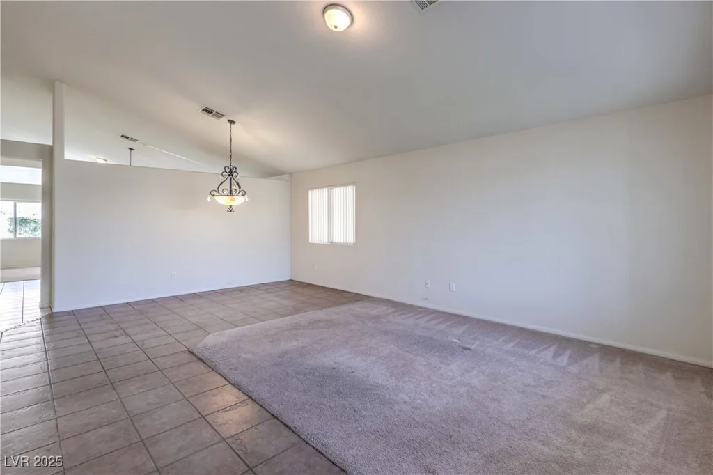 5425 Thomaston, Las Vegas, NV 89122