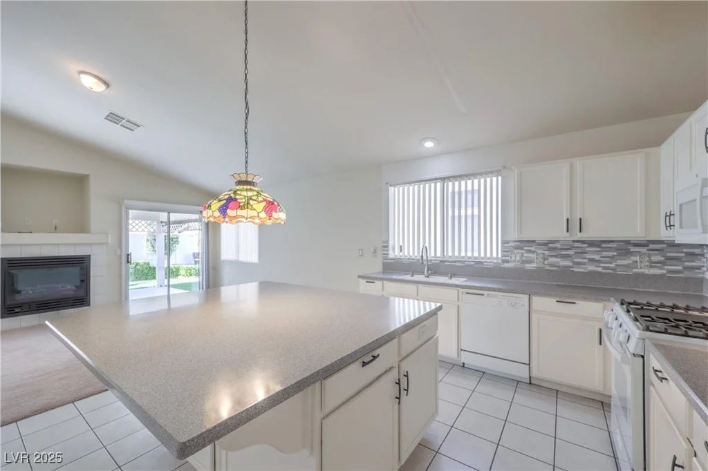 5425 Thomaston, Las Vegas, NV 89122