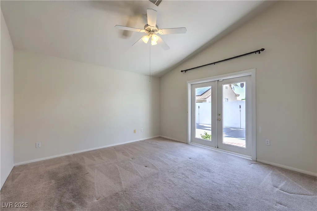 5425 Thomaston, Las Vegas, NV 89122