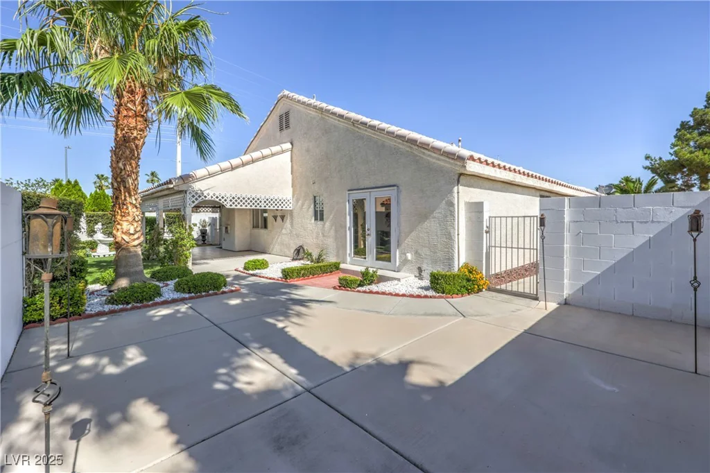 5425 Thomaston, Las Vegas, NV 89122
