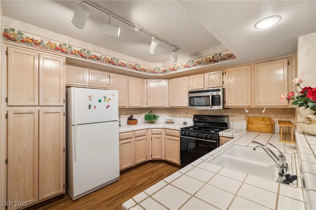 7950 Flamingo, Las Vegas, NV 89147