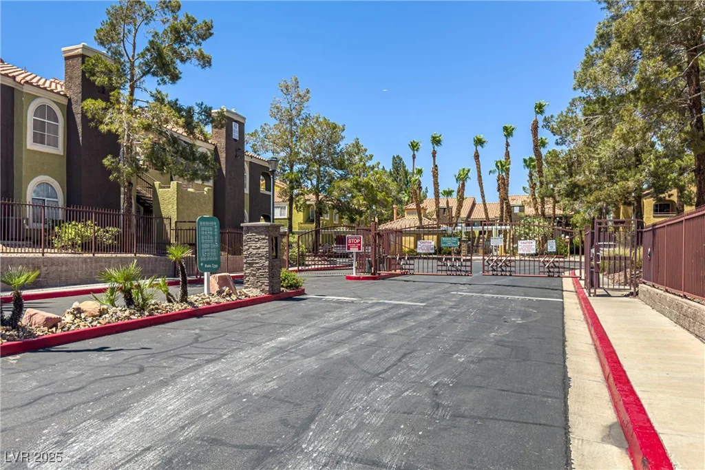 7950 Flamingo, Las Vegas, NV 89147