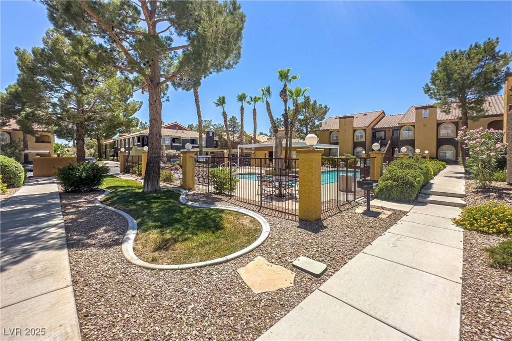 7950 Flamingo, Las Vegas, NV 89147