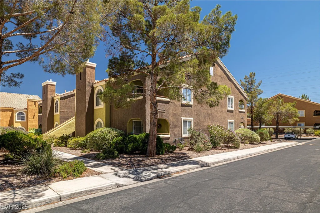 7950 Flamingo, Las Vegas, NV 89147