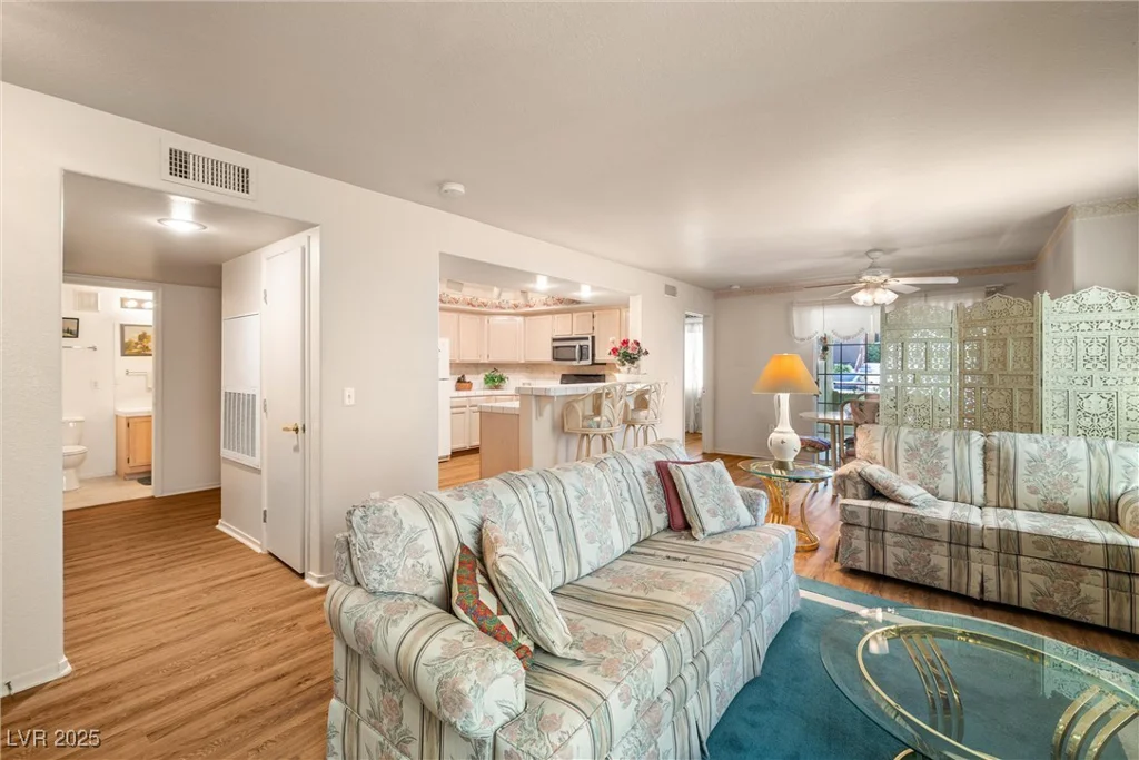 7950 Flamingo, Las Vegas, NV 89147