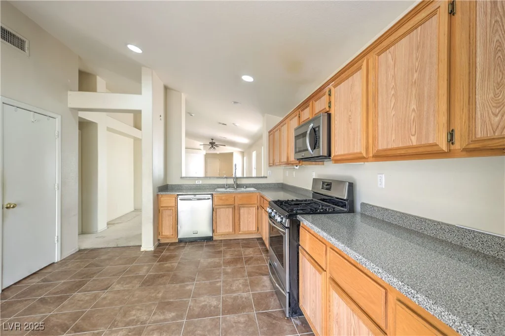 3640 Shanagolden, Las Vegas, NV 89129