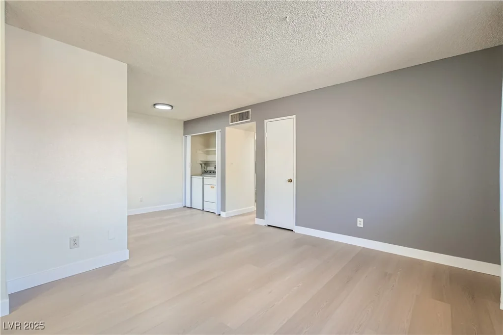 4683 Monterey, Las Vegas, NV 89169