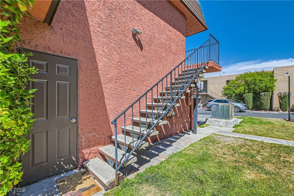 4683 Monterey, Las Vegas, NV 89169