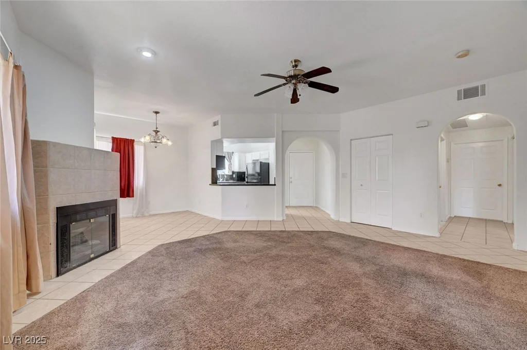 900 Heavenly Hills, Las Vegas, NV 89145