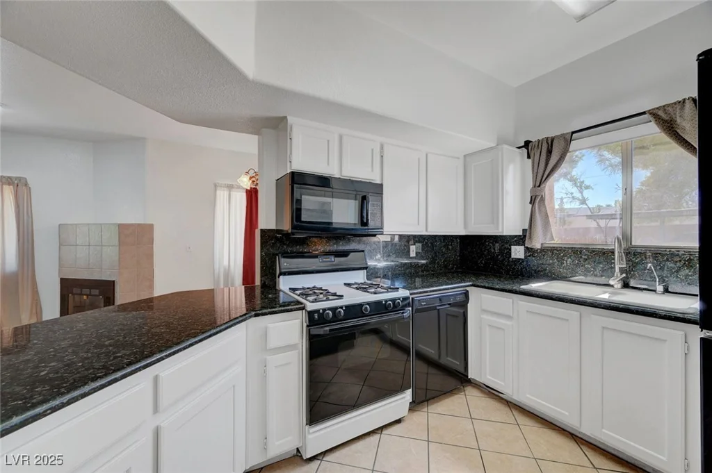 900 Heavenly Hills, Las Vegas, NV 89145