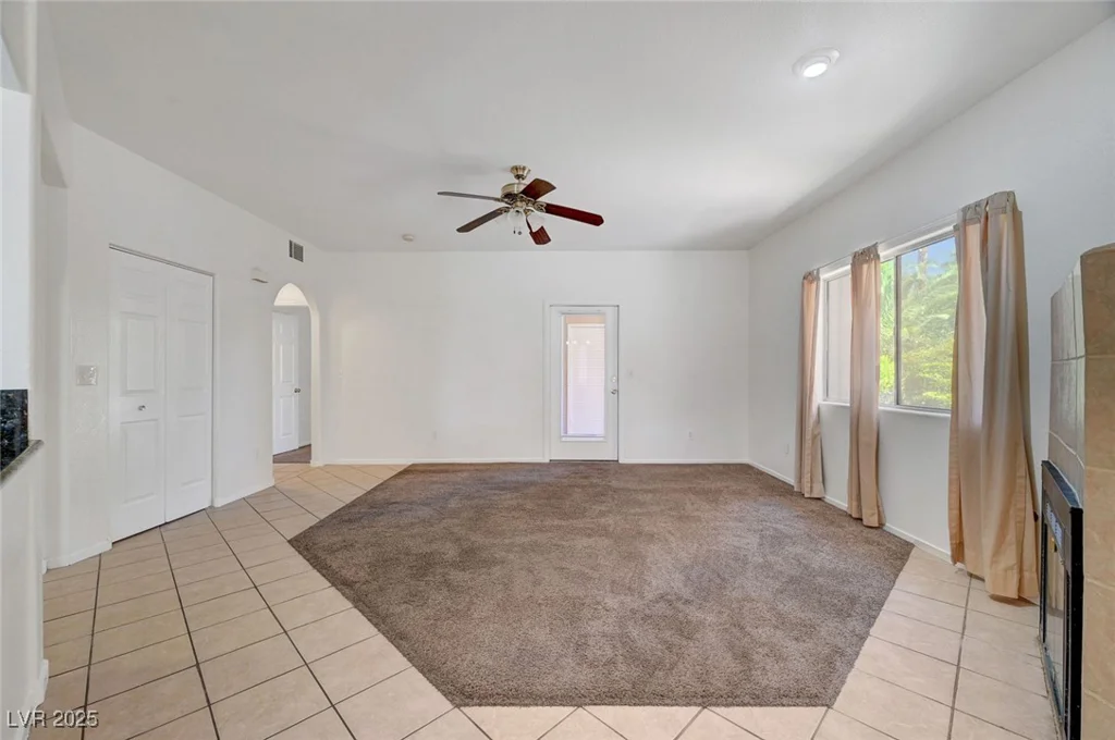 900 Heavenly Hills, Las Vegas, NV 89145
