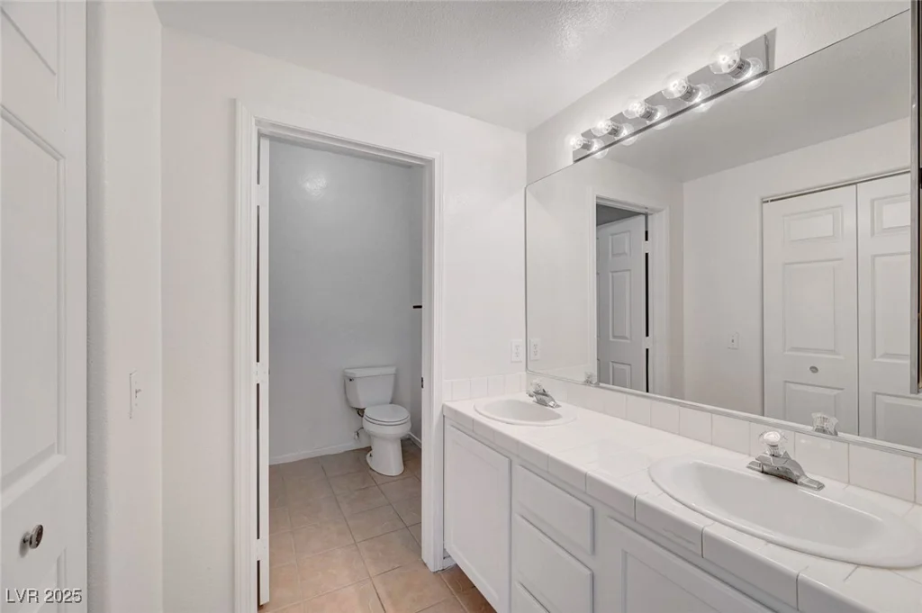 900 Heavenly Hills, Las Vegas, NV 89145