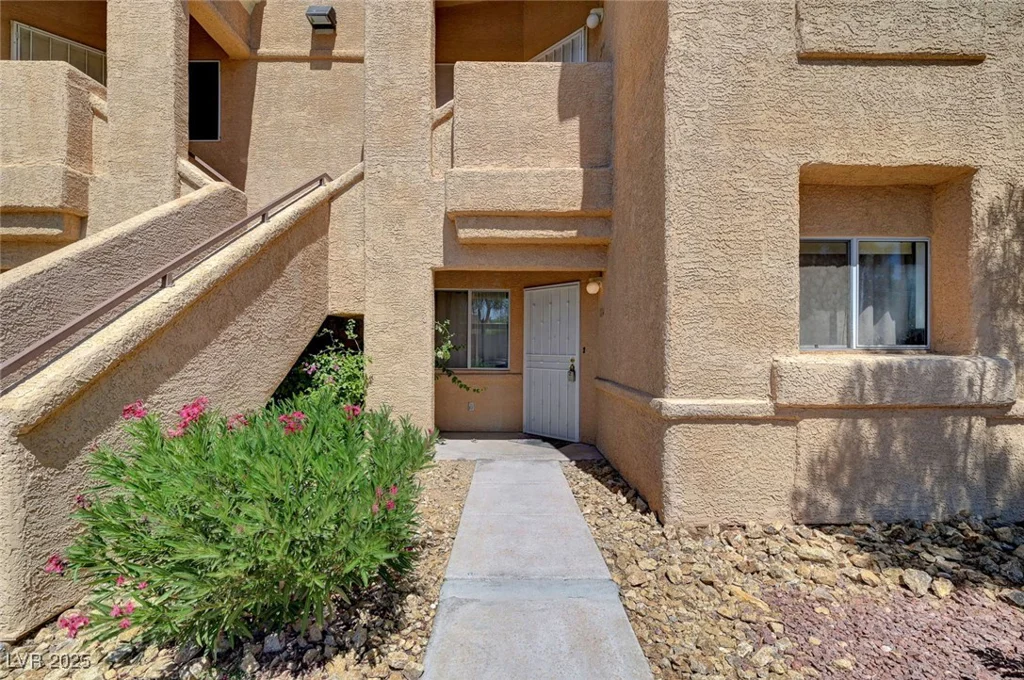 900 Heavenly Hills, Las Vegas, NV 89145
