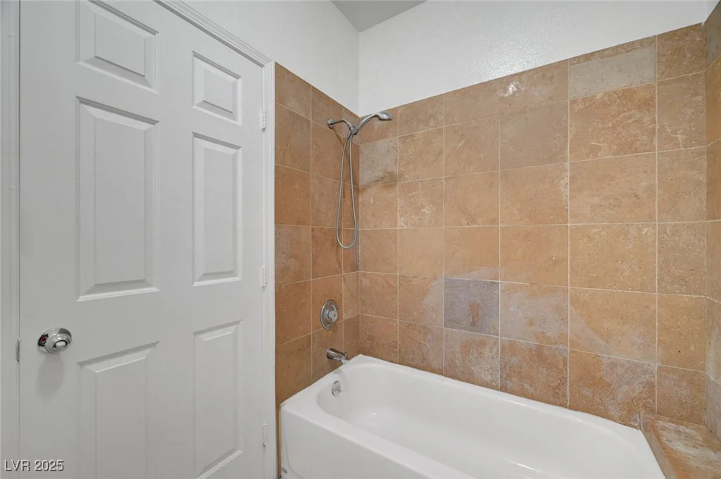 900 Heavenly Hills, Las Vegas, NV 89145