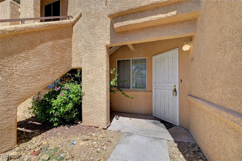 900 Heavenly Hills, Las Vegas, NV 89145