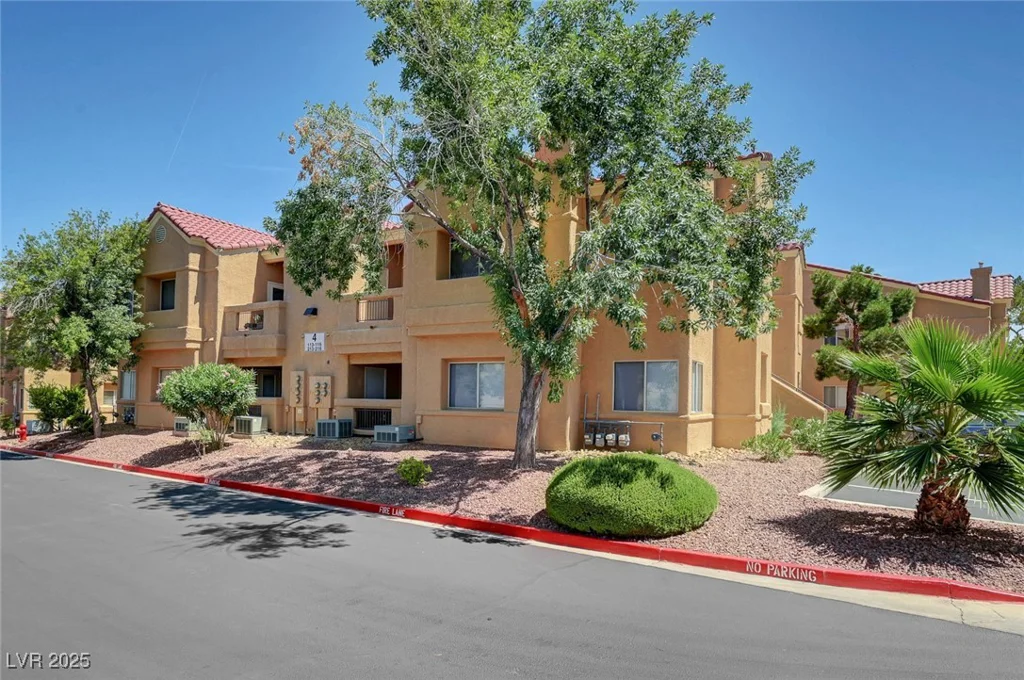 900 Heavenly Hills, Las Vegas, NV 89145
